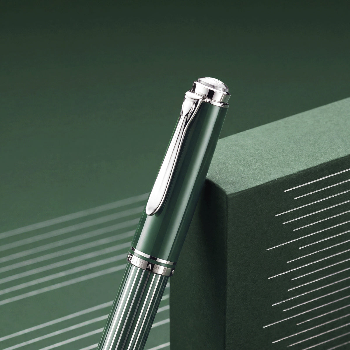 Souverän M815 Metal Striped Green Special Edition Fountain Pen