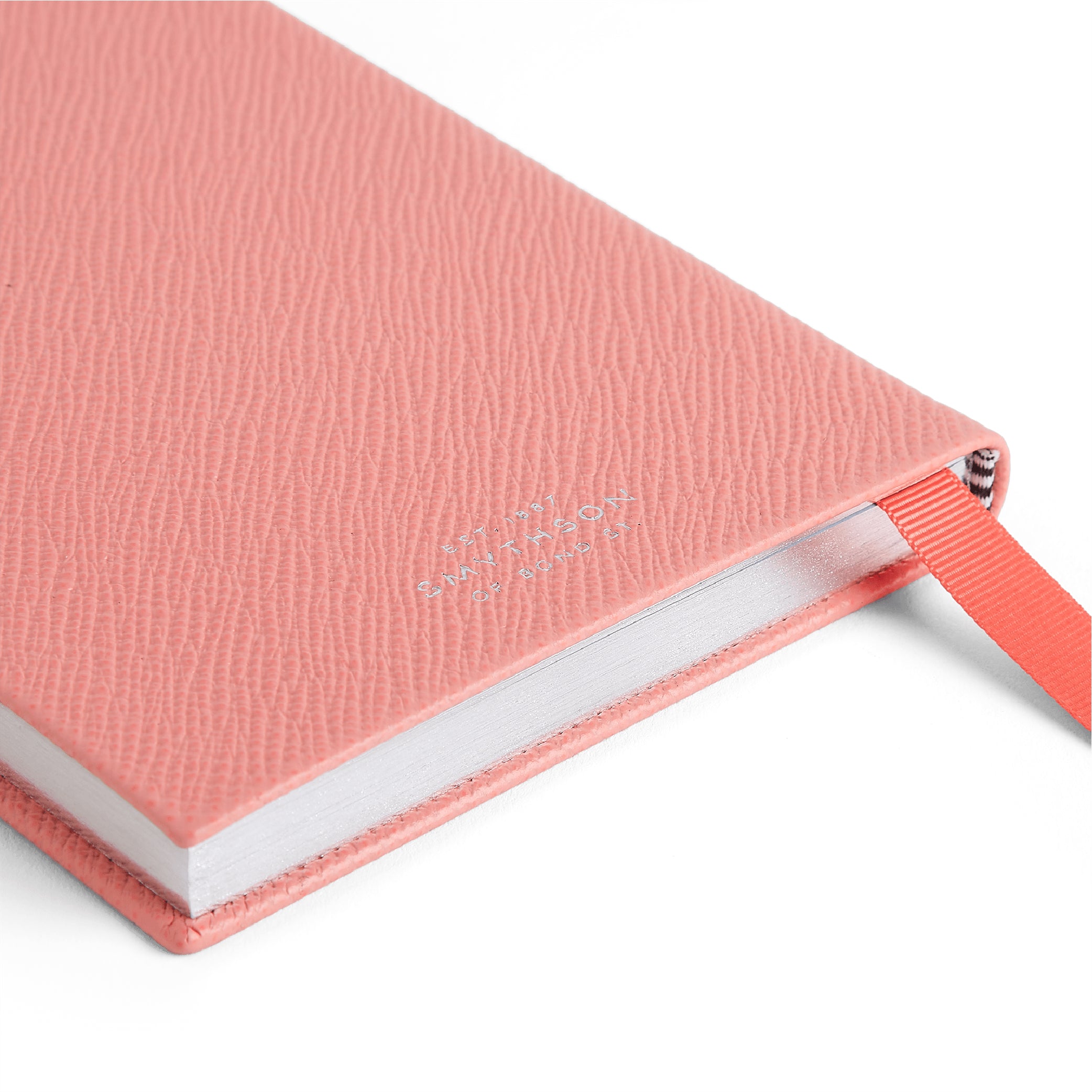 SMYTHSON_Pear Chelsea Notebook in Candy Pink Panama_Leather Detail