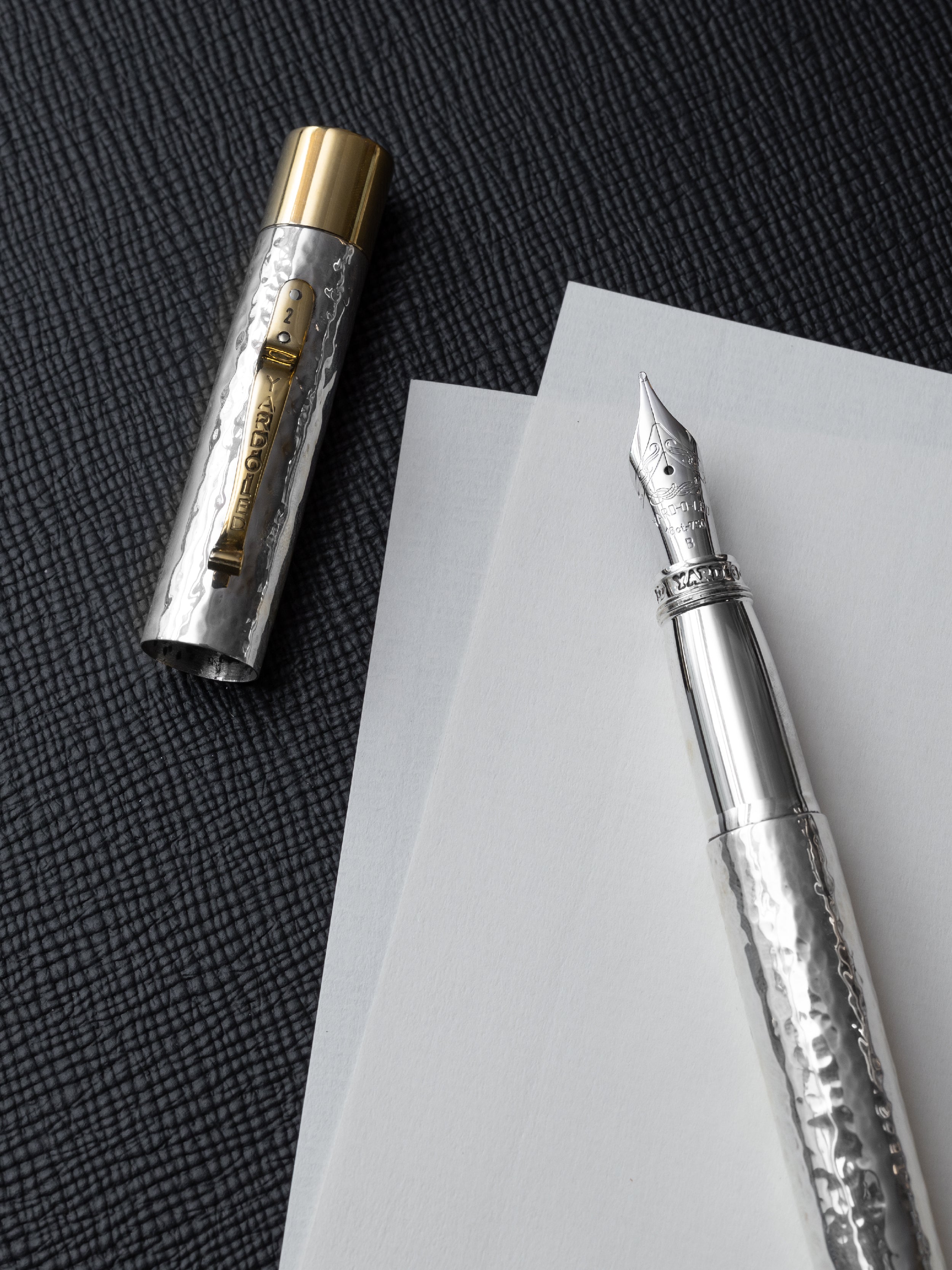 YARD O LED_Grand Martelé Limited Edition Fountain Pen_News Page Open Pen with Cap Picture