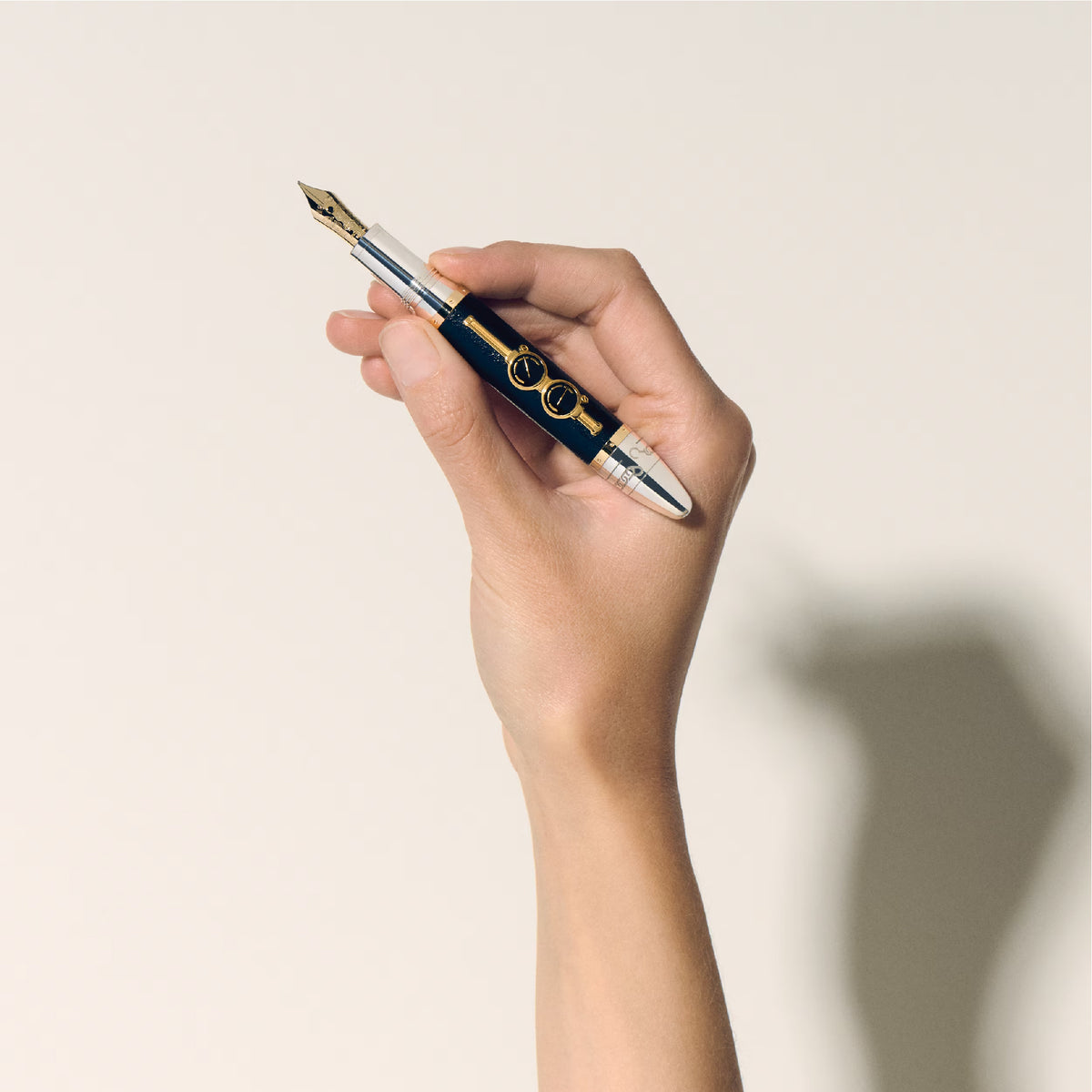 Meisterstück Around the World in 80 Days Limited Edition 811 Fountain Pen