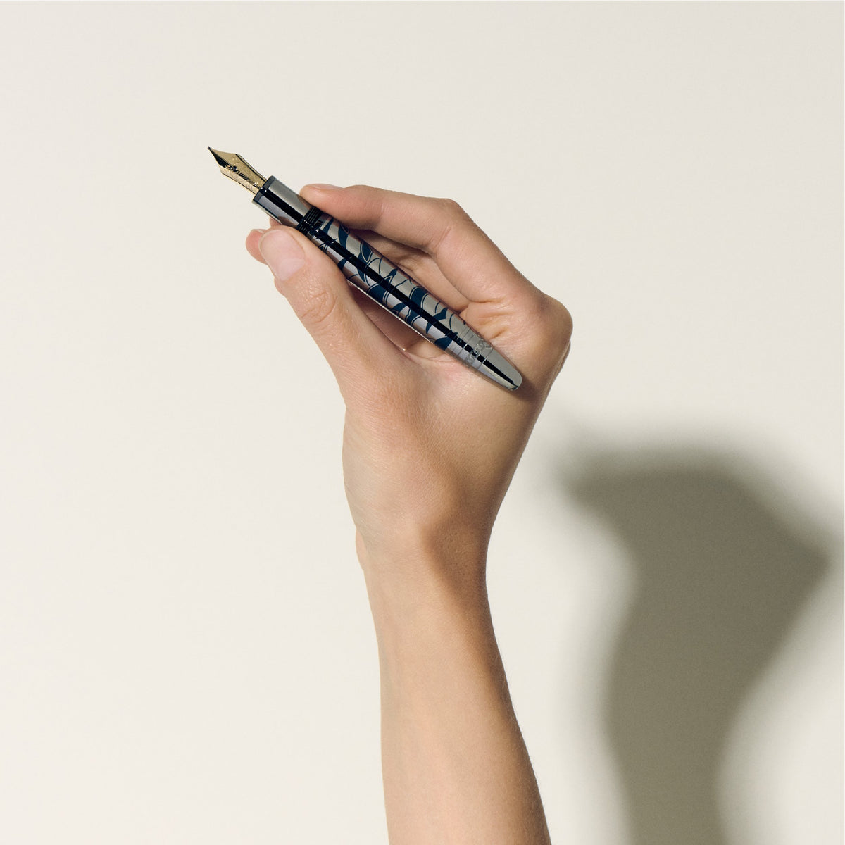 Meisterstück Around the World in 80 Days Grey Solitaire LeGrand Fountain Pen