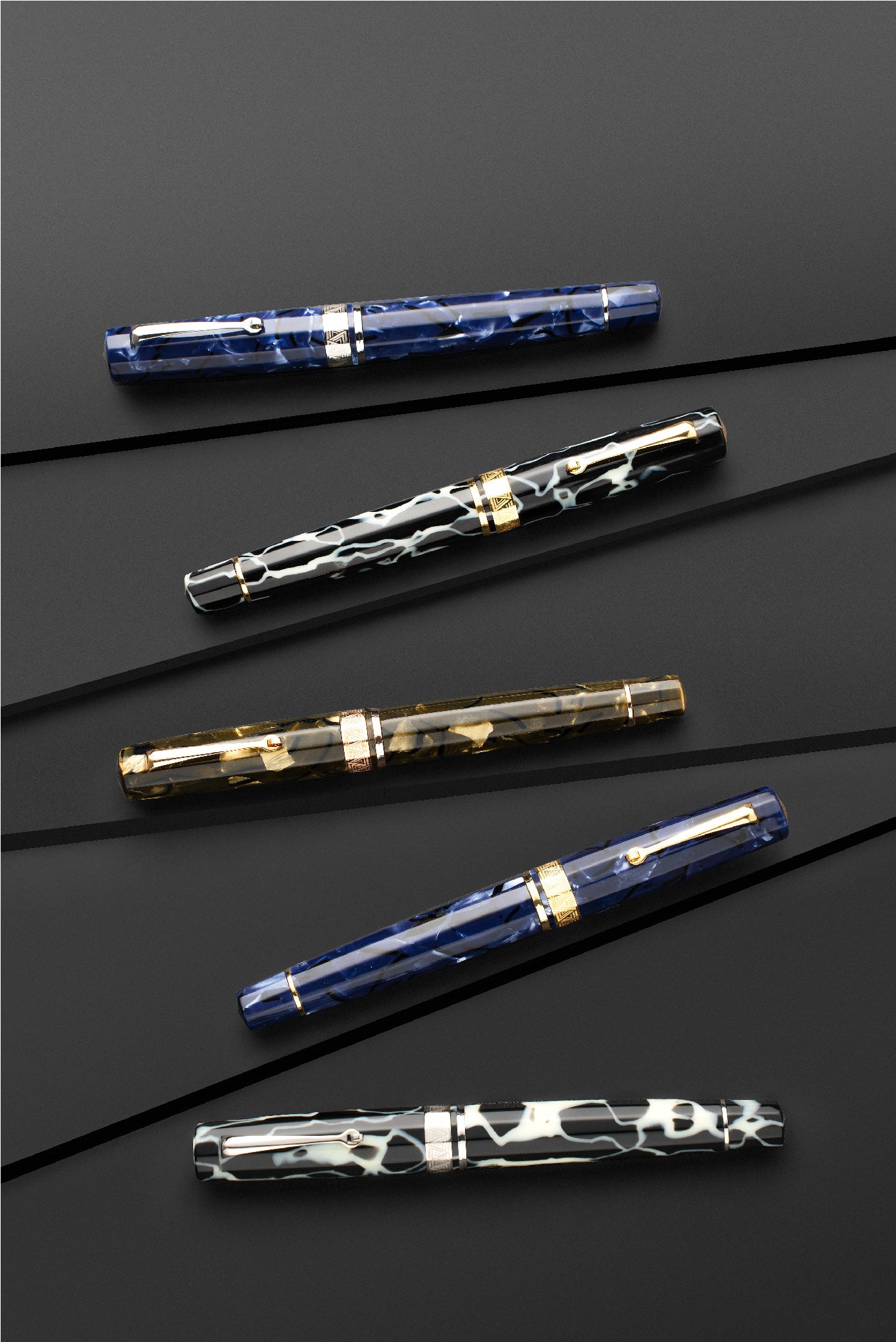 OMAS Paragon Saft Green Rose Gold Trim Fountain Pen