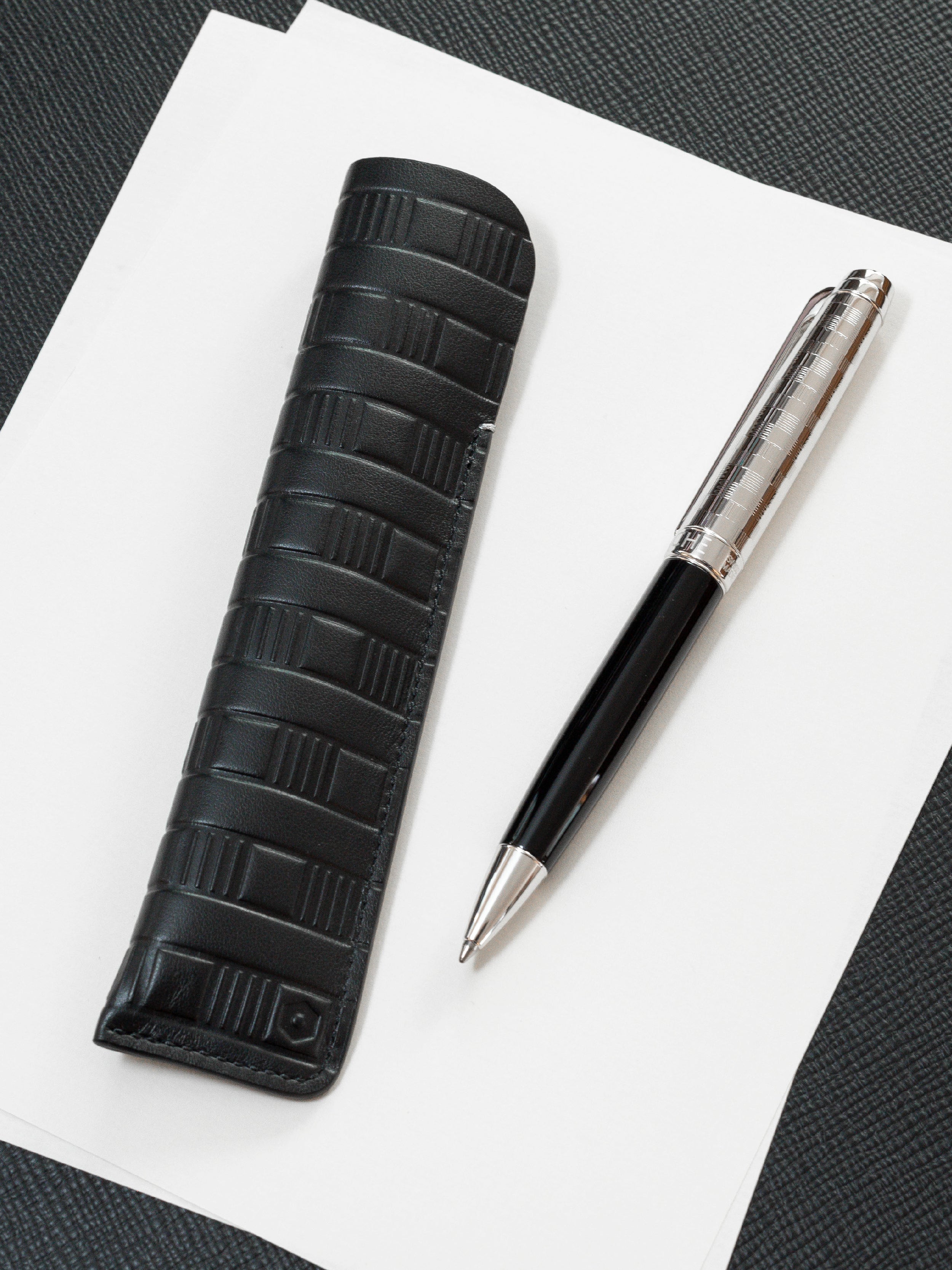 CARAN D'ACHE_Leman Damier Black Special Edition Ballpoint Set_News Page Ballpoint & Pouch Picture