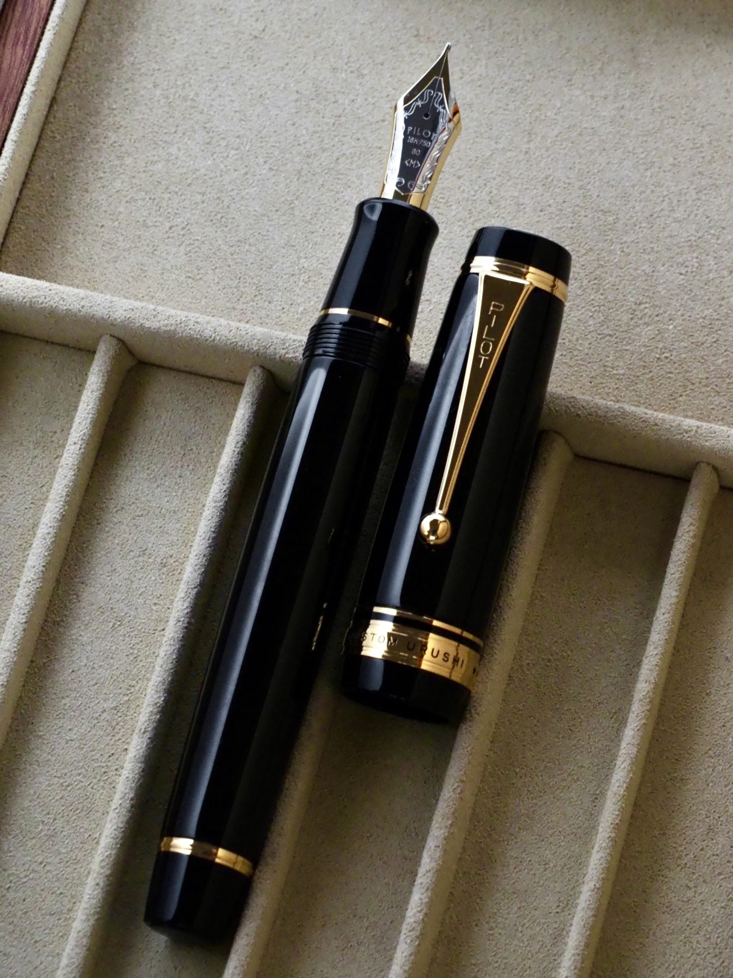 Custom Urushi Black  Fountain Pen