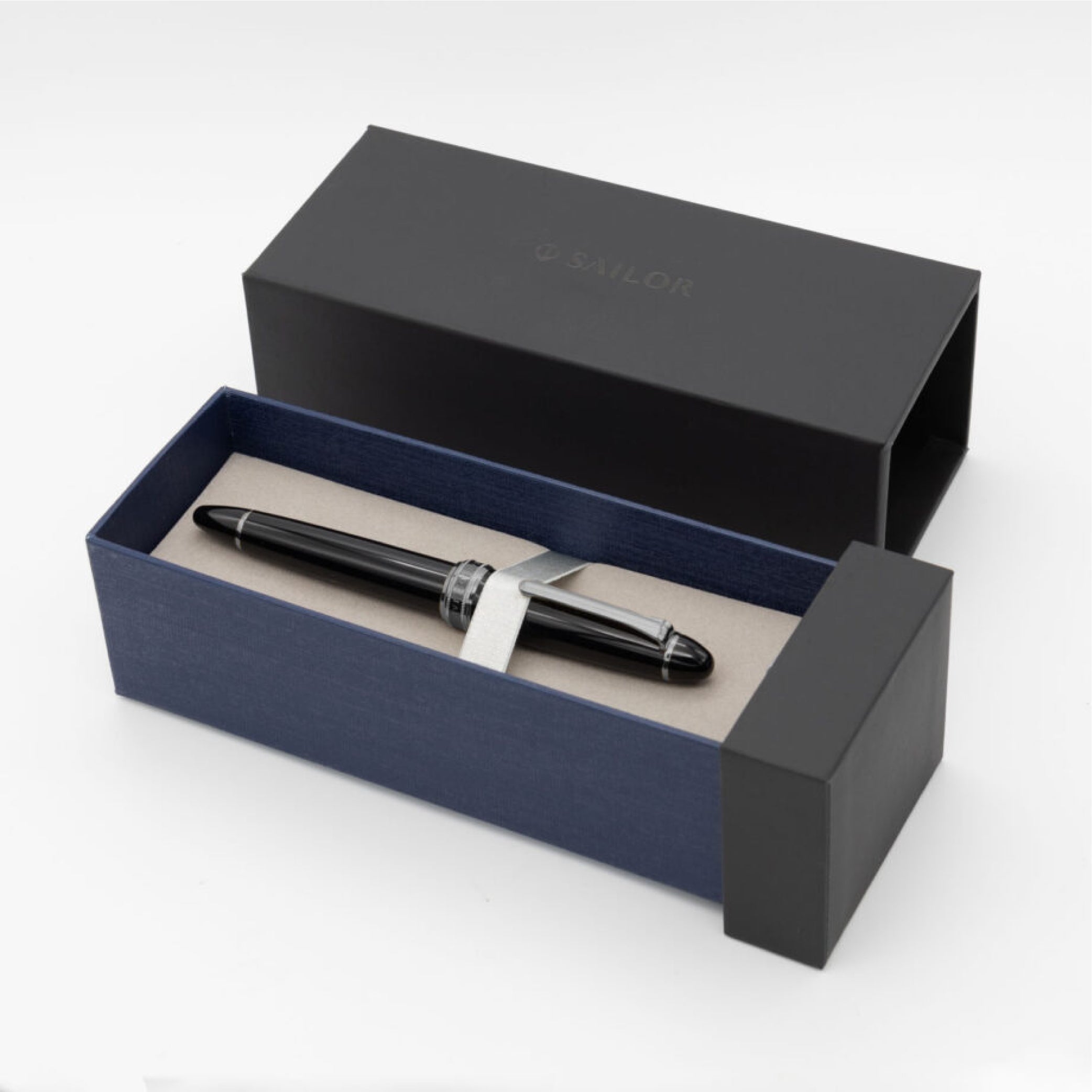 Naginata Togi Black Trim Fountain Pen