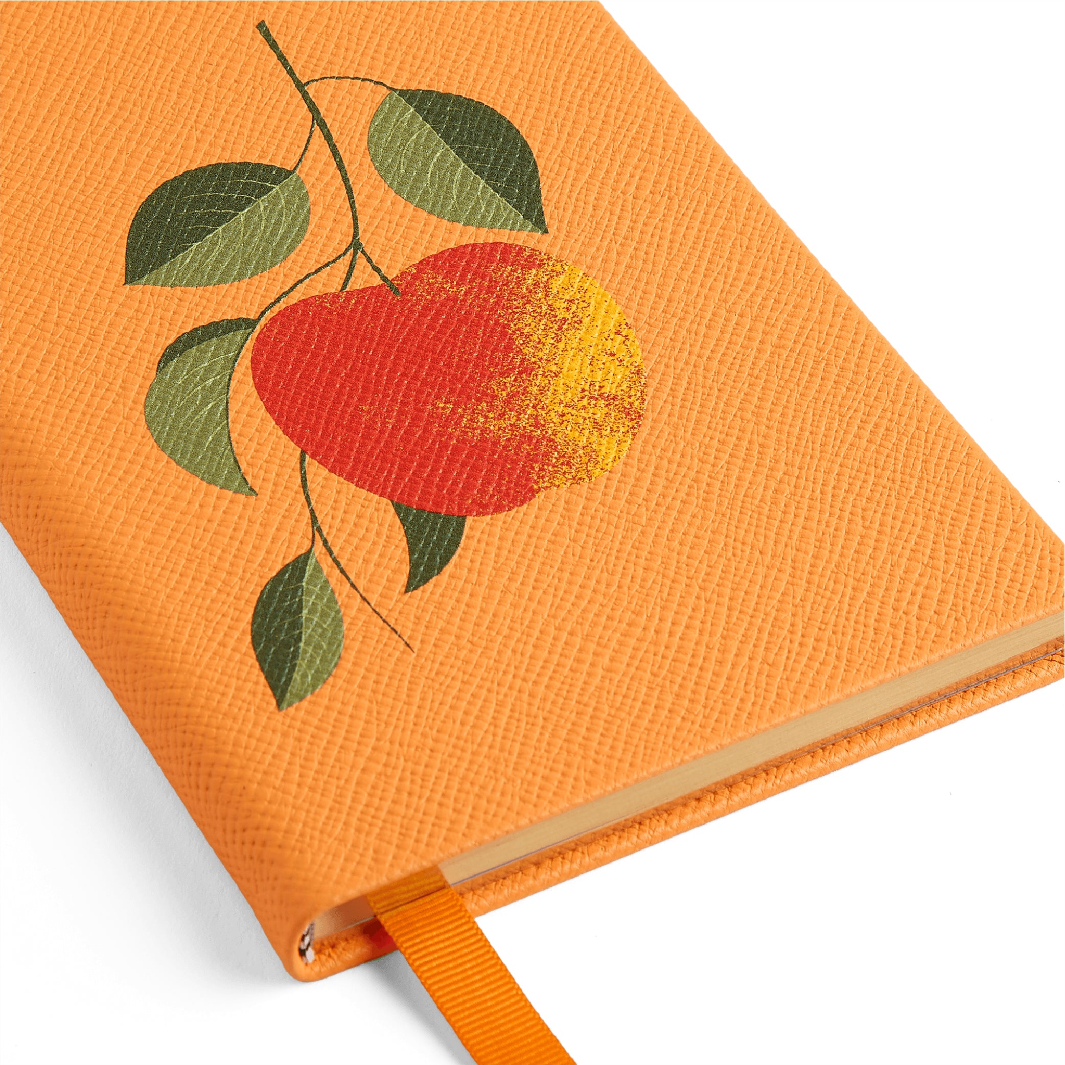 SMYTHSON_Apple Chelsea Notebook in Light Orange Panama_Apple Detail
